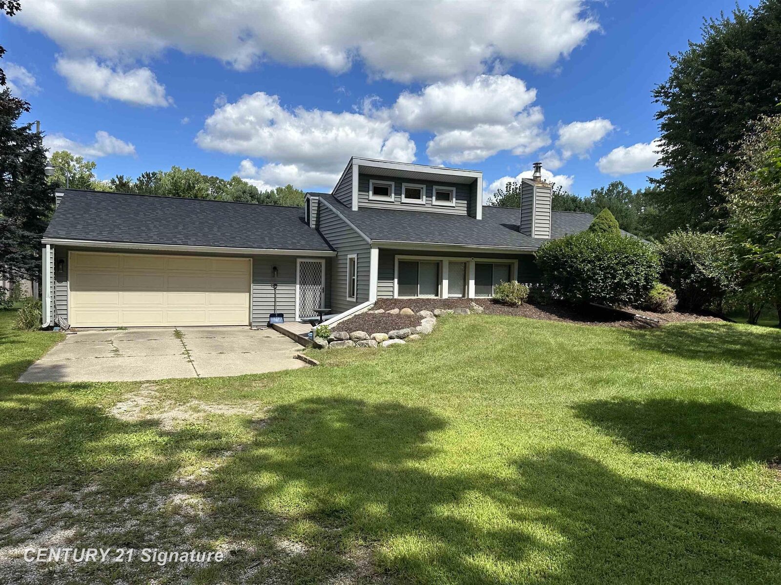 Property Photo: 7320 Gillette Road MI 48433