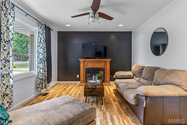 Property Photo:  514 Oak Street  MO 63640 