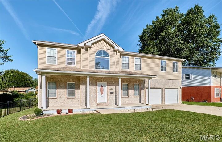 Property Photo:  3321 Princeton Drive  IL 62040 