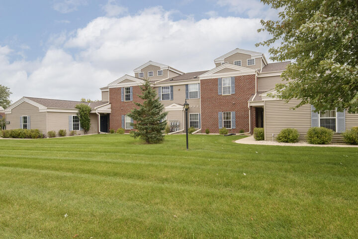 Property Photo: N16w26539 Tall Reeds Ln D WI 53072