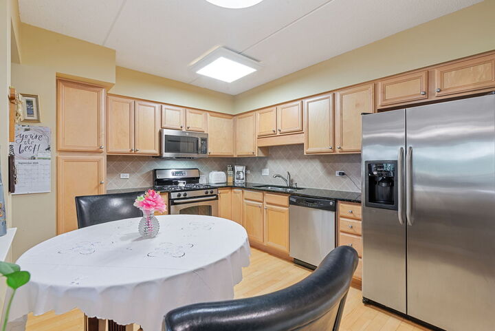 Property Photo:  225 Main Street 201  IL 60172 