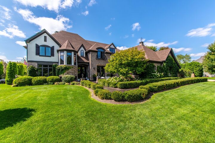 5285 Goldenrod Drive  Oswego IL 60543 photo