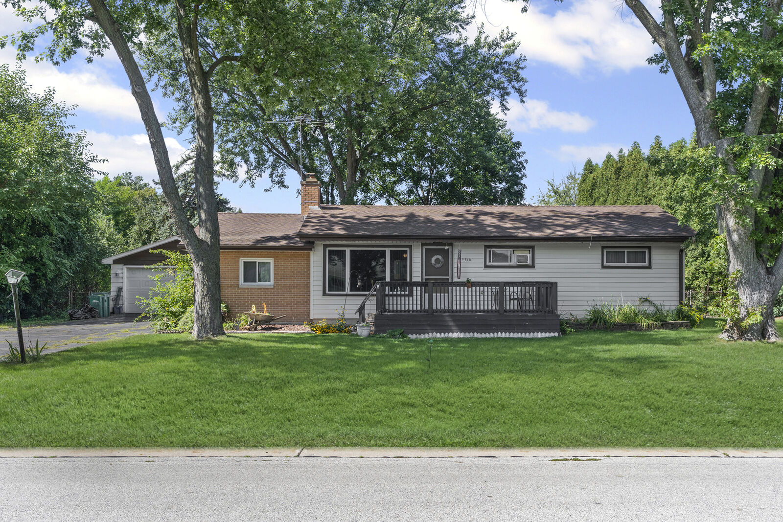 Property Photo:  1S310 Euclid Avenue  IL 60181 