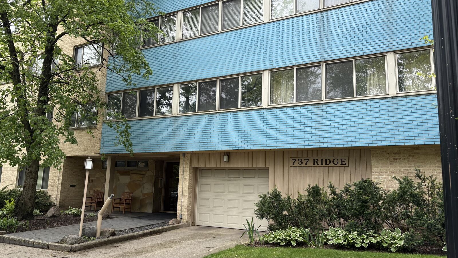 Property Photo:  737 Ridge Avenue 2E  IL 60202 