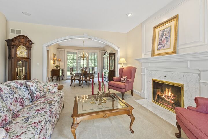 Property Photo:  213 Pine Tree Lane  IL 60526 