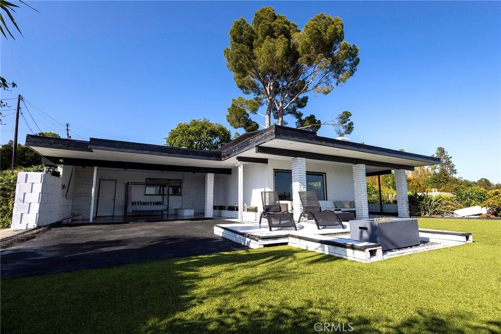 Property Photo:  9924 Beverly Grove Drive  CA 90210 