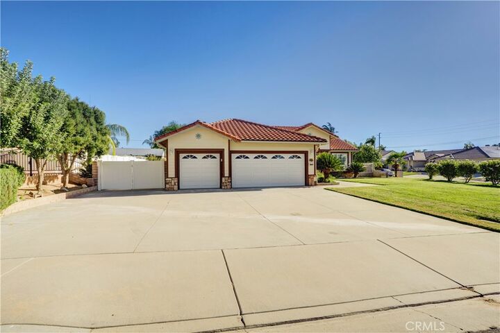 Property Photo: 29087 Slumpstone Street CA 92567