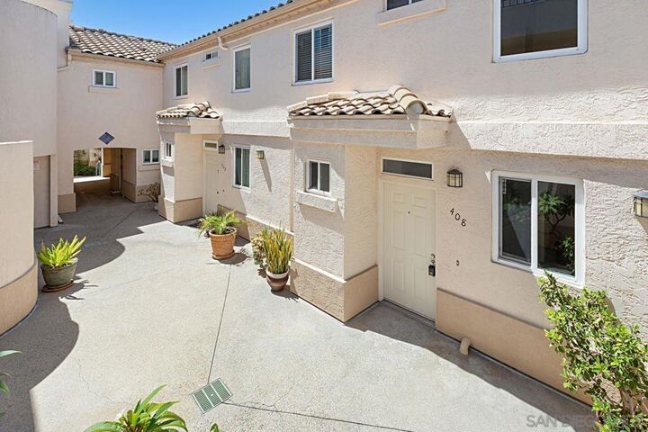Property Photo:  6161 Calle Mariselda 408  CA 92124