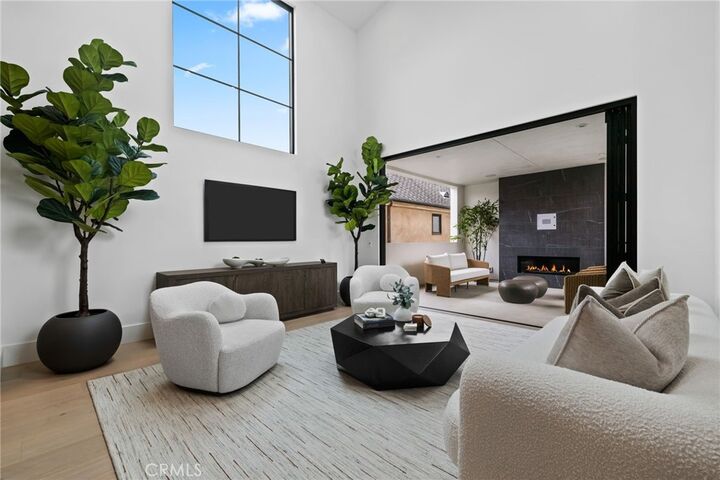 Property Photo: 506 1/2 Avocado Avenue CA 92625