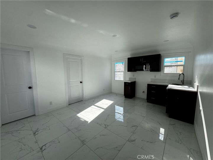 Property Photo:  1018 E 79th Street  CA 90001 