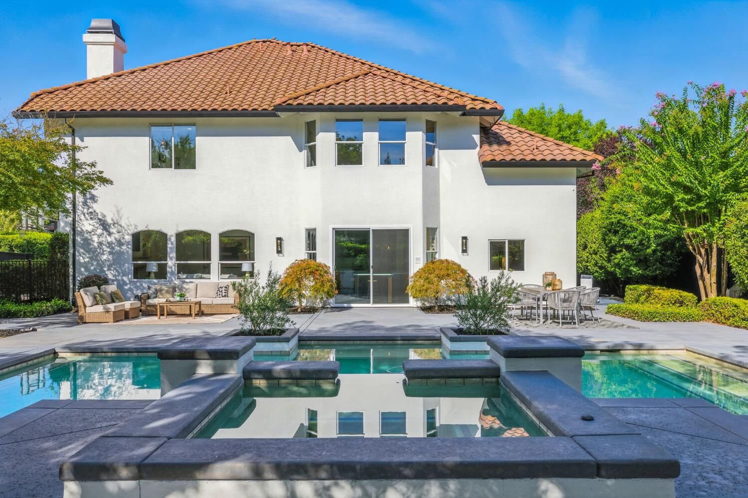 Property Photo: 9042 Cedar Ridge Dr CA 95746