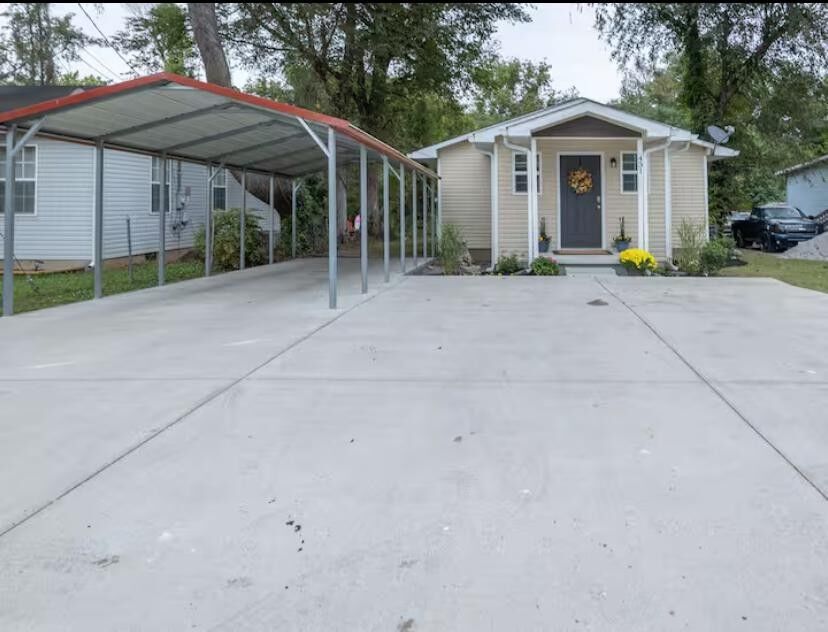 Property Photo:  431 E Castle St  TN 37130 