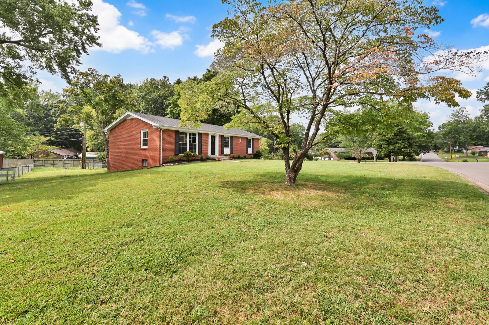 Property Photo: 123 Maxwell Dr TN 37043