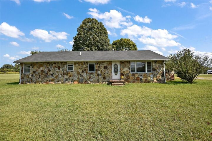 Property Photo:  5120 Old Manchester Hwy  TN 37388 