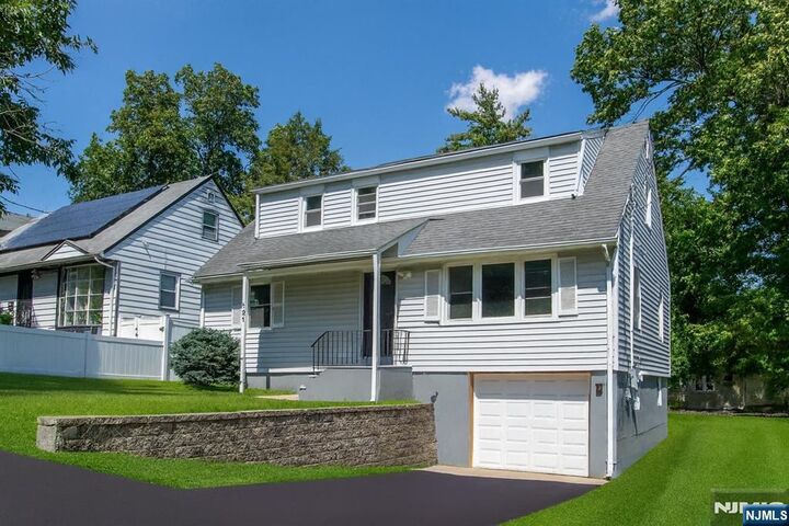 121 Washington Place  Teaneck NJ 07666 photo