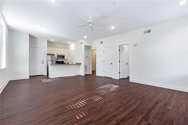 Property Photo:  3601 Camp Street 301  LA 70115 