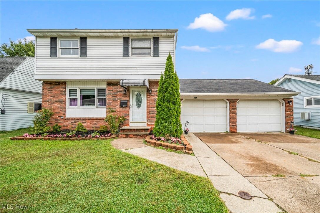 Property Photo: 307 Shelton Boulevard OH 44095