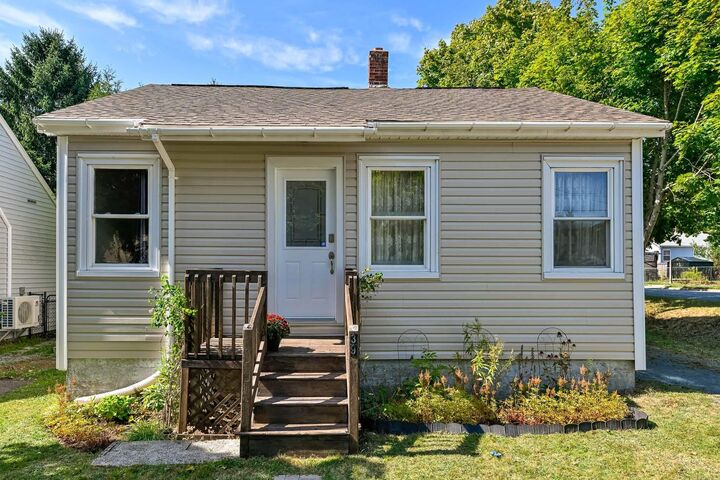 Property Photo:  39 Russell Street  NS B3A 3M7 