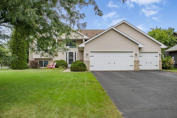 Property Photo:  633 Arlo Lane  MN 55014 