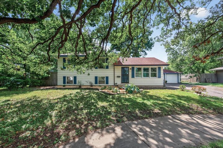 4725 W 110th Street  Bloomington MN 55437 photo