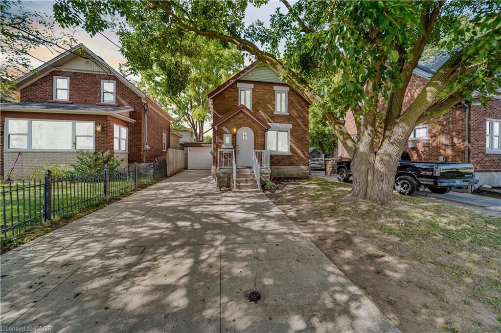 Property Photo: 324 Victoria Street S ON N2M 3A3