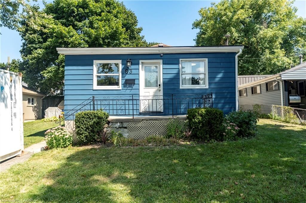 Photo de la propriété: 83 Winston Boulevard ON N3C 1L5