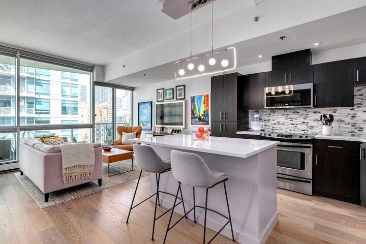 135 13 Avenue SW 806  Calgary AB T2R 0W8 photo