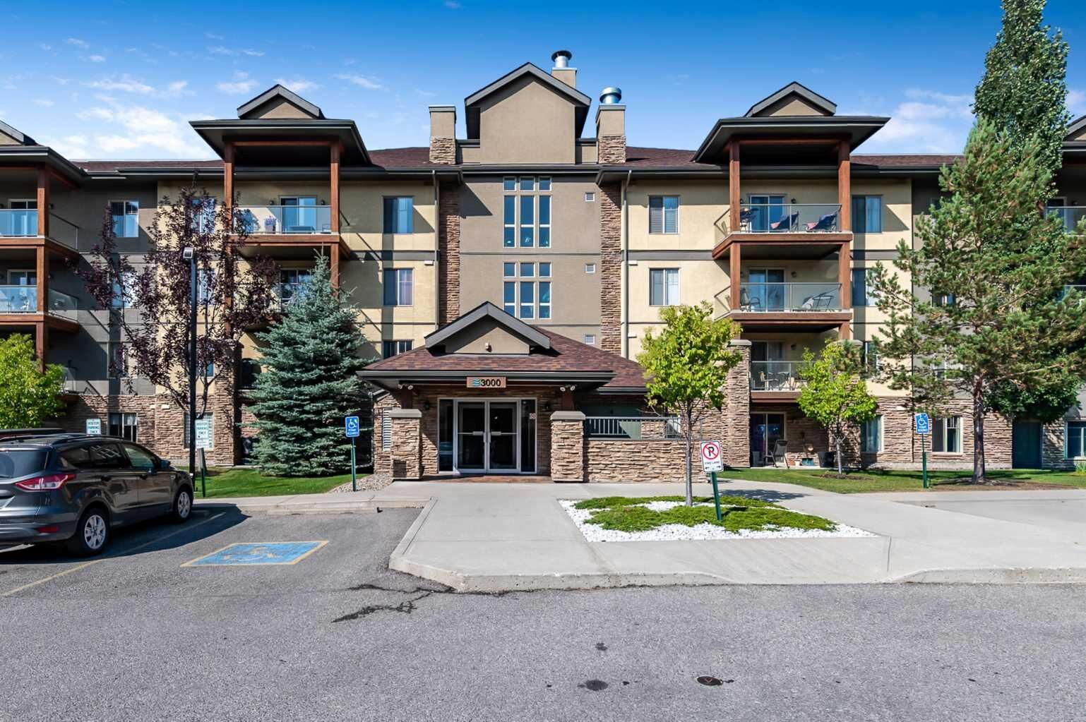 Property Photo: 92 Crystal Shores Road 3415 AB T1S 2N1