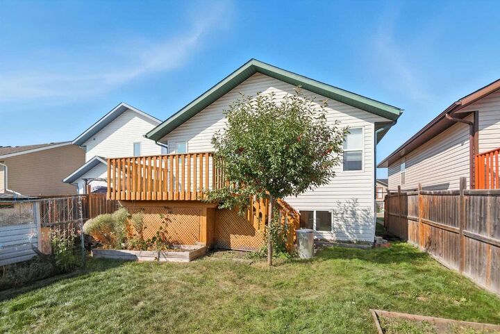 Property Photo: 140 Lanterman Close AB T4R 3N8