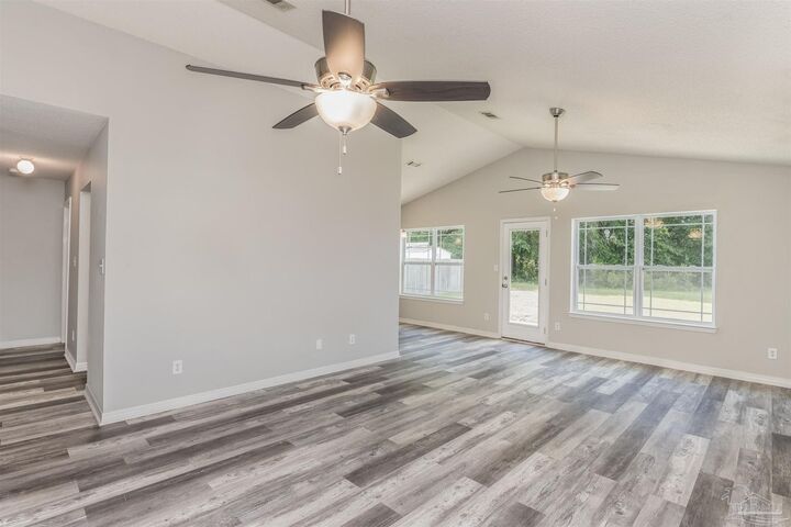 Property Photo:  3971 Sunny Manor Cr  FL 32583 