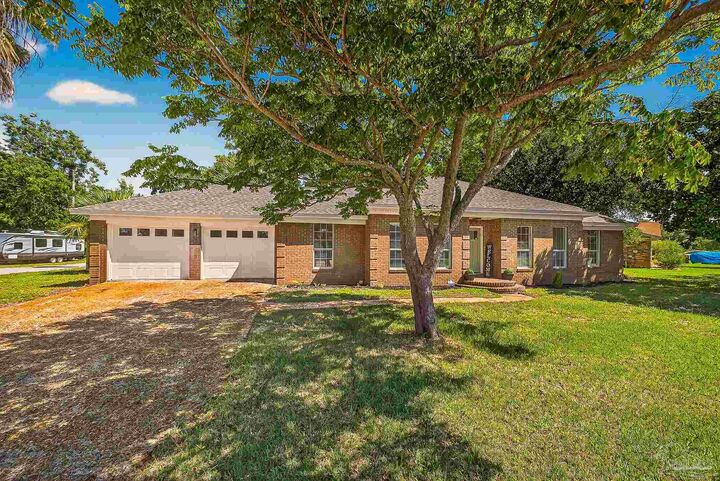 Property Photo:  2768 Venetian Way  FL 32563 