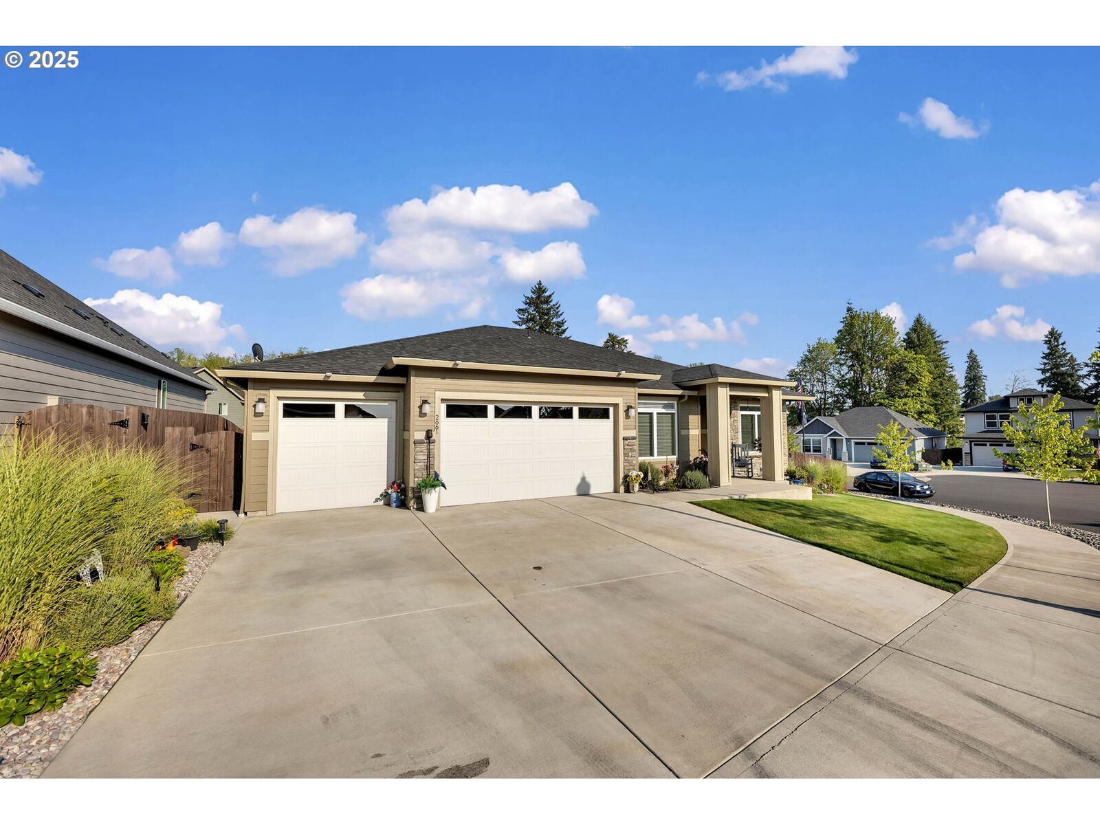 Property Photo:  2661 NW 9th Pl  WA 98604 