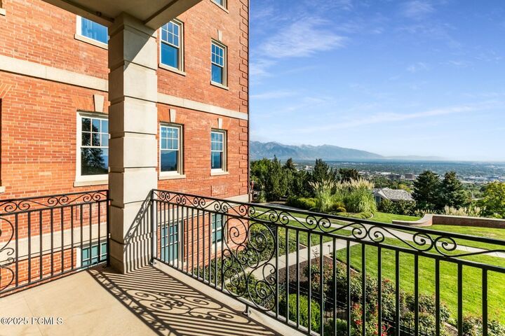 Property Photo: 400 E Capitol Park Avenue Unit 203 UT 84103