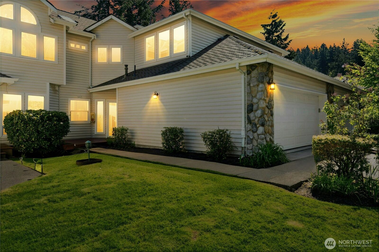 Property Photo:  9821 NE Riverbend Drive C102  WA 98011 