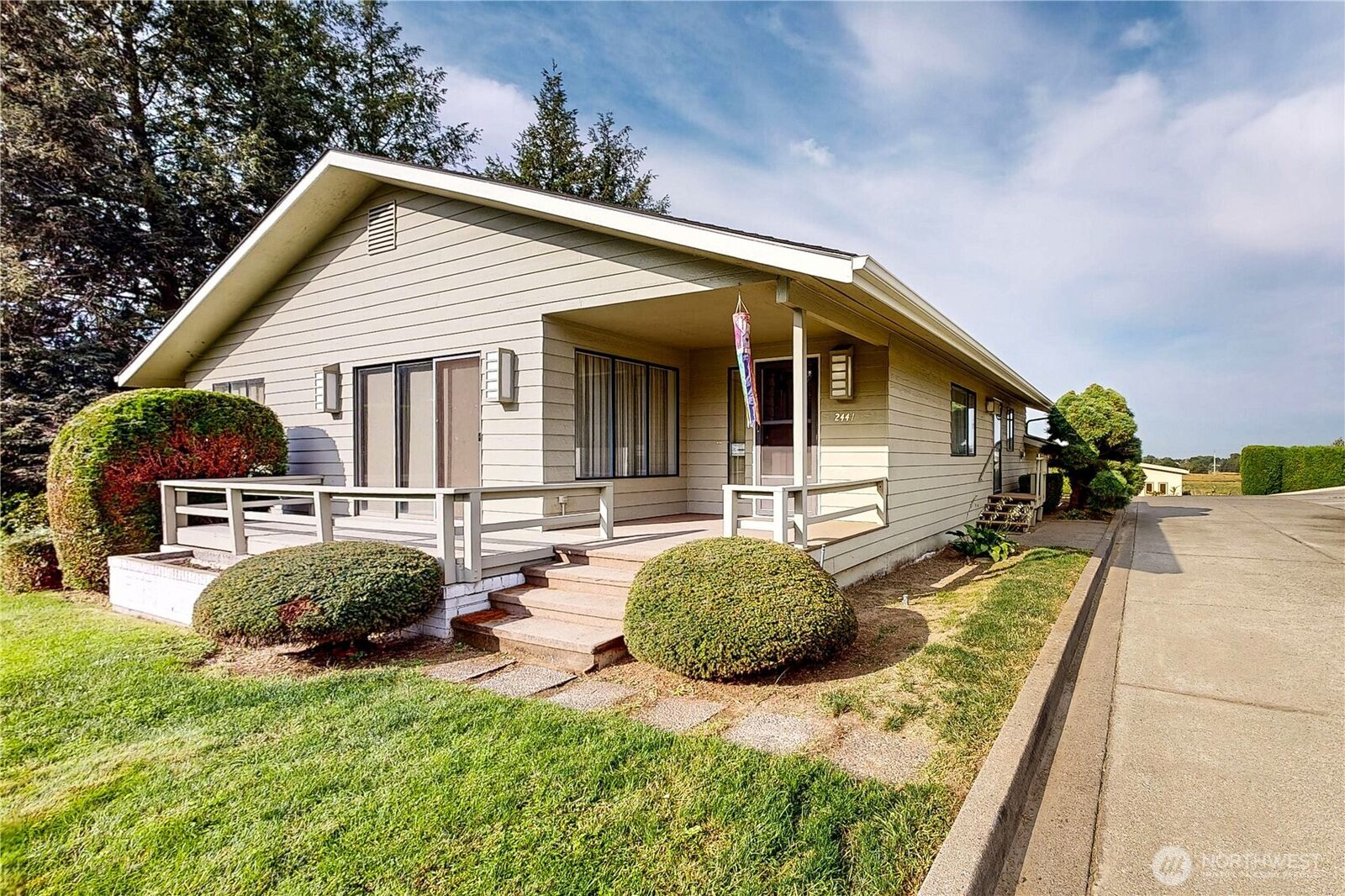 Property Photo:  2441  Country Club Road  WA 99362 