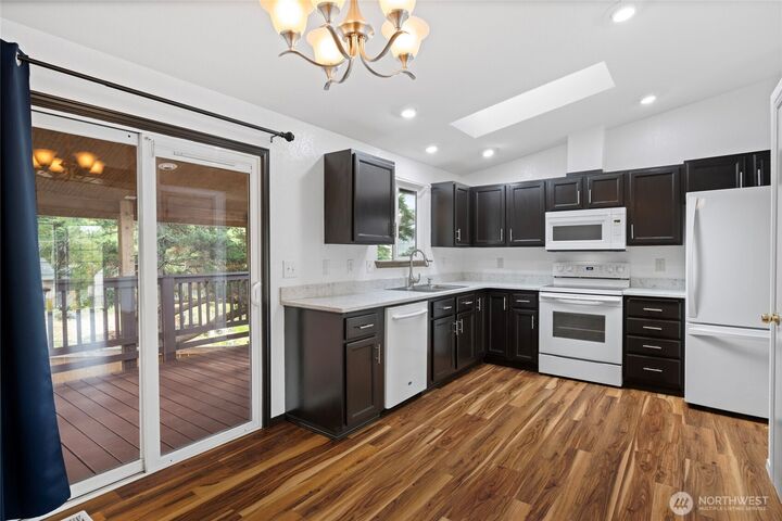 Property Photo:  1421  85th Drive NE  WA 98258 