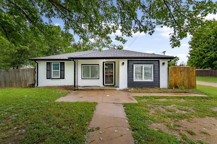 159 N Young St  Wichita KS 67212-2252 photo