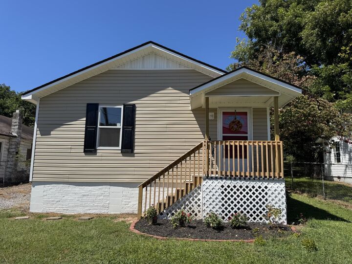 Property Photo:  1812 Church Street SE  TN 37311 