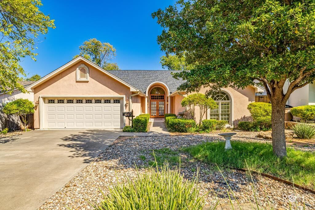 Property Photo: 418 S Adams St TX 76901
