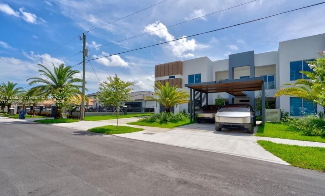 Property Photo:  3909 SW 138th Ave  FL 33175 