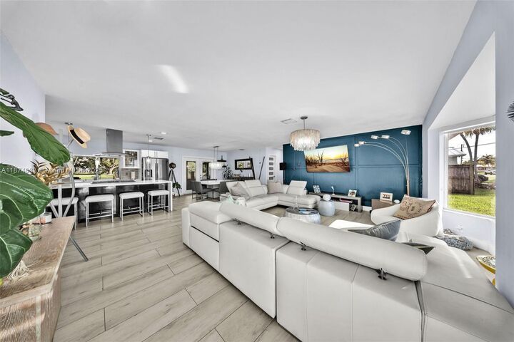 Property Photo: 9480 E Palmetto Club Ln E FL 33157