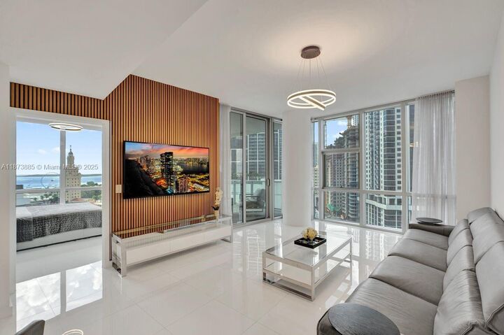 Property Photo: 851 NE 1st Ave 1411 FL 33132