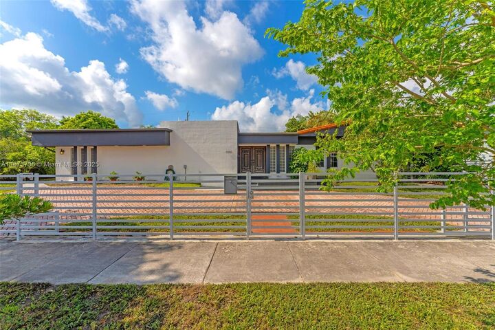 Property Photo:  9350 SW 88th Ter  FL 33176 