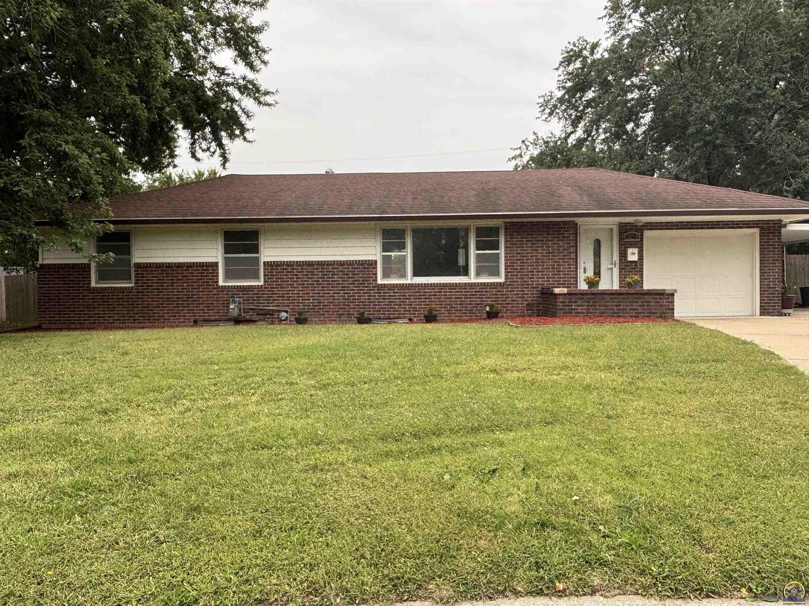 Property Photo: 1274 SW Indian Trail Ct KS 66604
