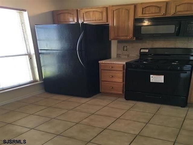 Property Photo: 19 Mohave Dr 19 NJ 08205