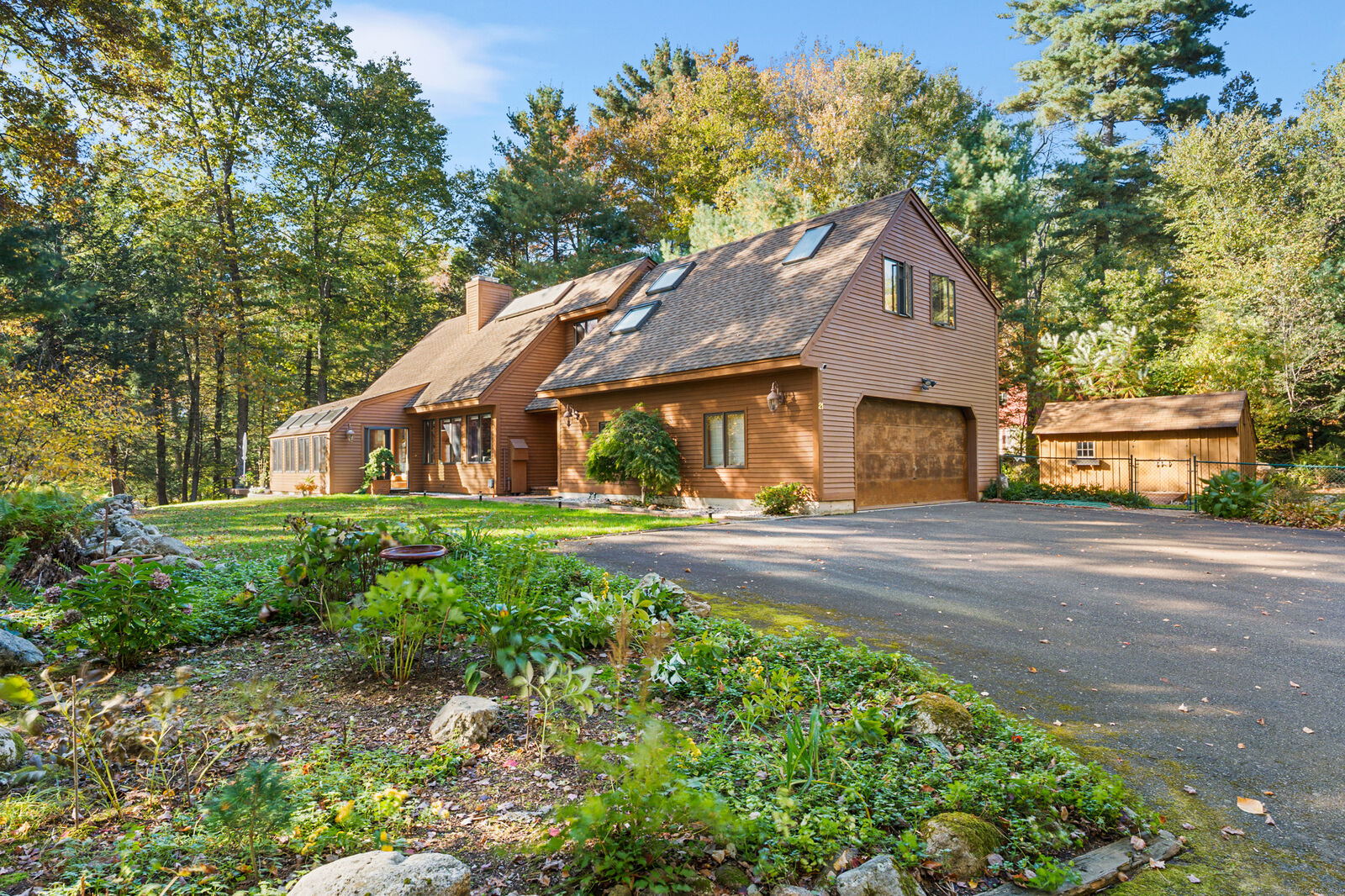 Property Photo:  21 Christmas Tree Hill  CT 06019 