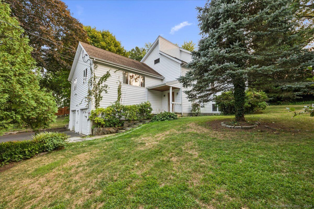 Property Photo:  18 Jenny Jenks Road  CT 06851 