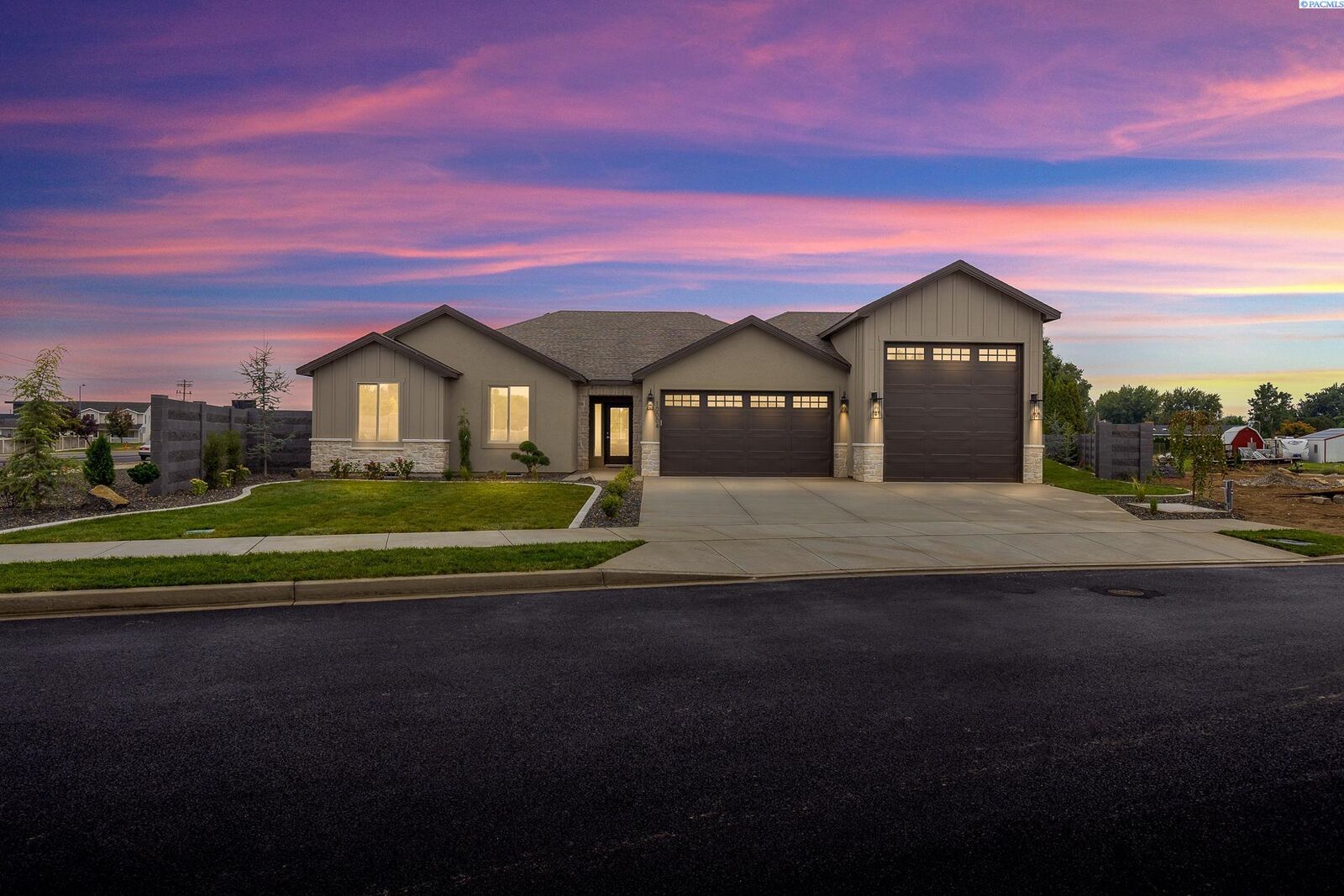 Property Photo: 10004 Redbud Dr WA 99301