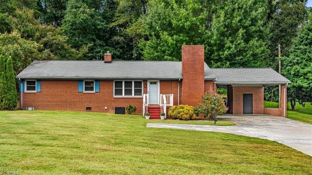 Property Photo:  1550 Harrison Street  NC 27320 