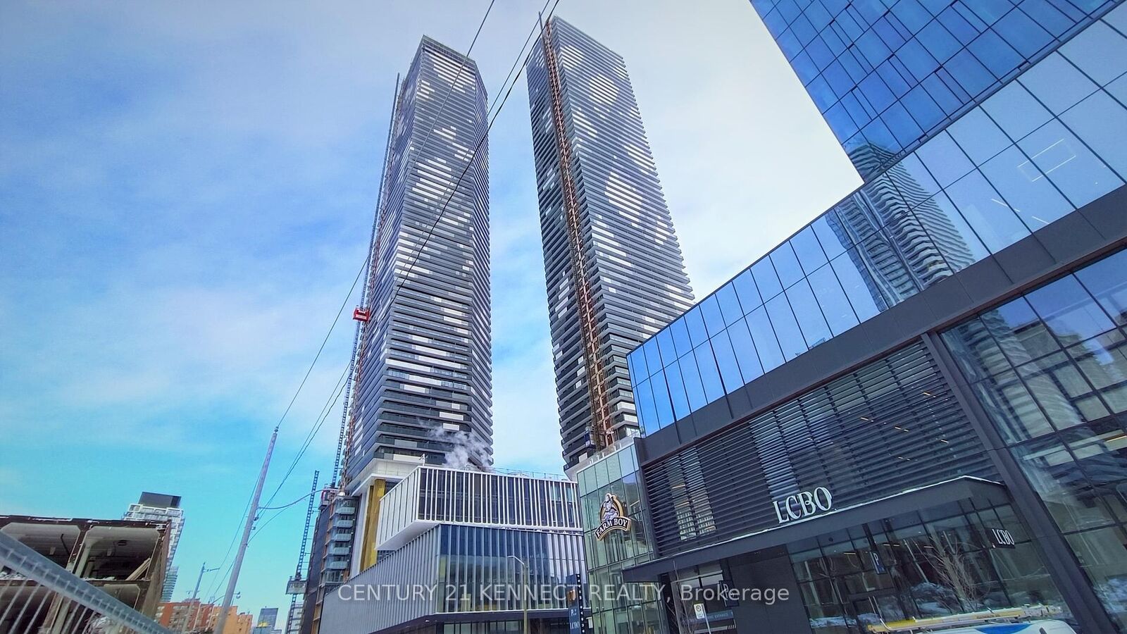 Property Photo:  138 Downes Street 2910  ON M5E 0E4 